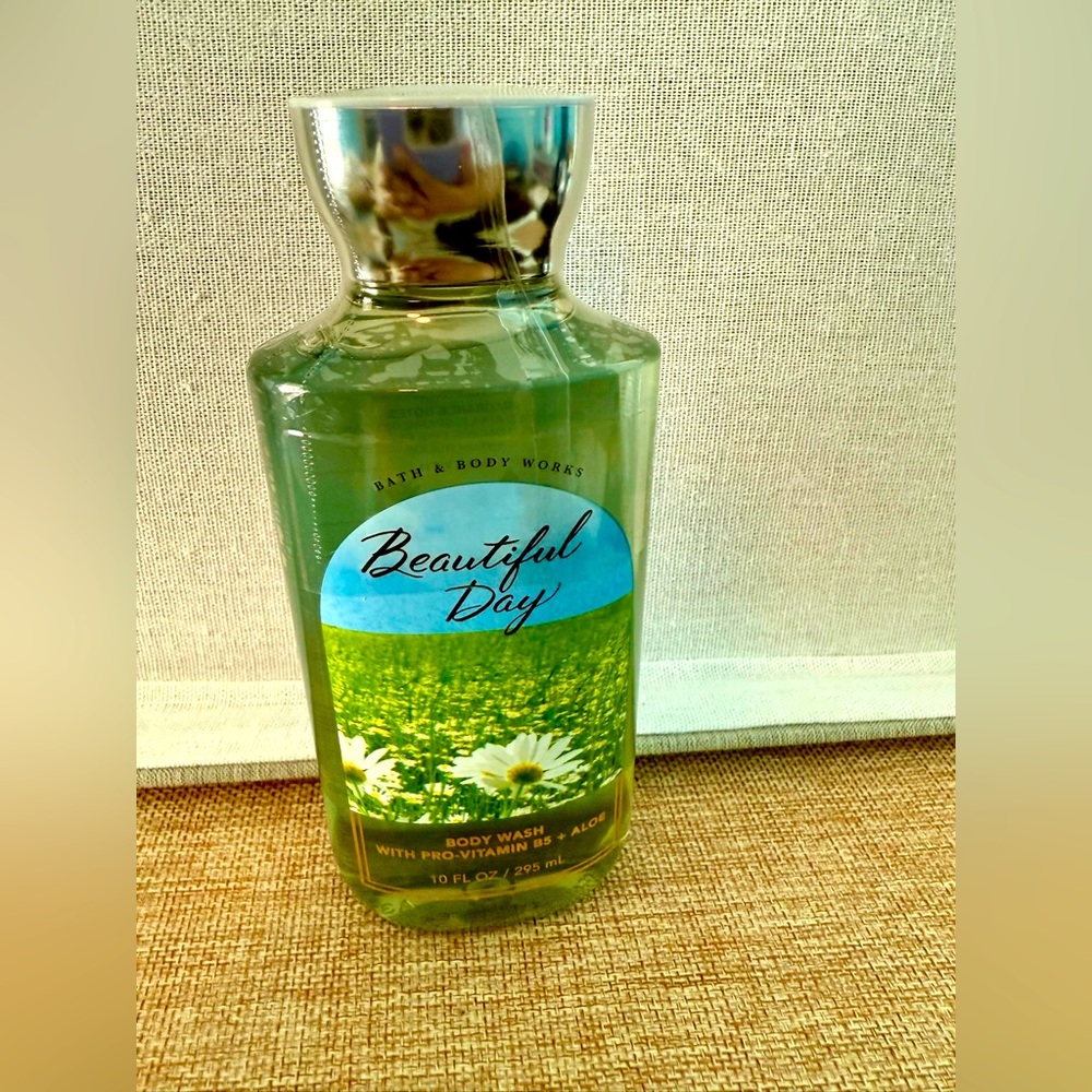 Bath & Body Works BEAUTIFUL DAY - 10 OZ Body Wash - Fresh, Bright & Joyful! ☀️🍏🌸